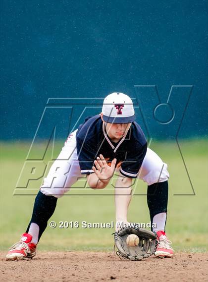 Thumbnail 3 in El Camino Real @ Taft photogallery.