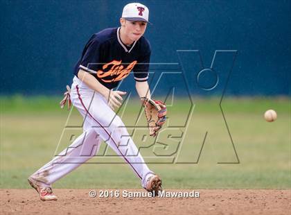 Thumbnail 2 in El Camino Real @ Taft photogallery.