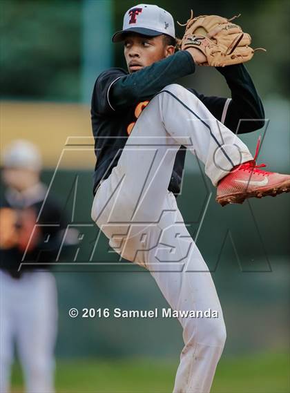 Thumbnail 1 in El Camino Real @ Taft photogallery.