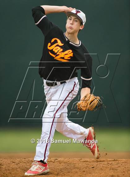 Thumbnail 1 in El Camino Real @ Taft photogallery.