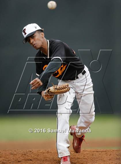 Thumbnail 1 in El Camino Real @ Taft photogallery.