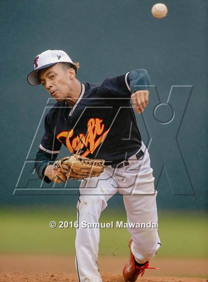 Thumbnail 1 in El Camino Real @ Taft photogallery.