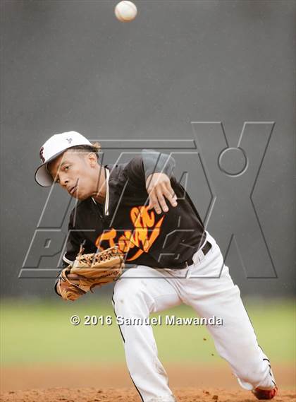 Thumbnail 2 in El Camino Real @ Taft photogallery.