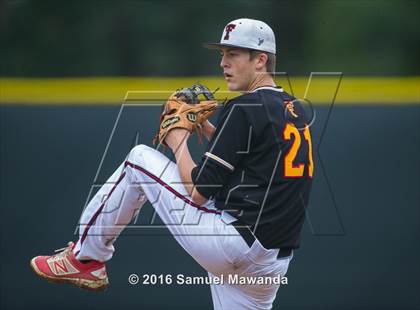 Thumbnail 2 in El Camino Real @ Taft photogallery.