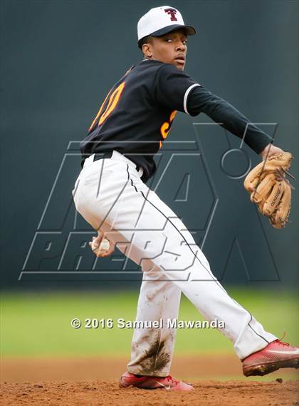 Thumbnail 1 in El Camino Real @ Taft photogallery.