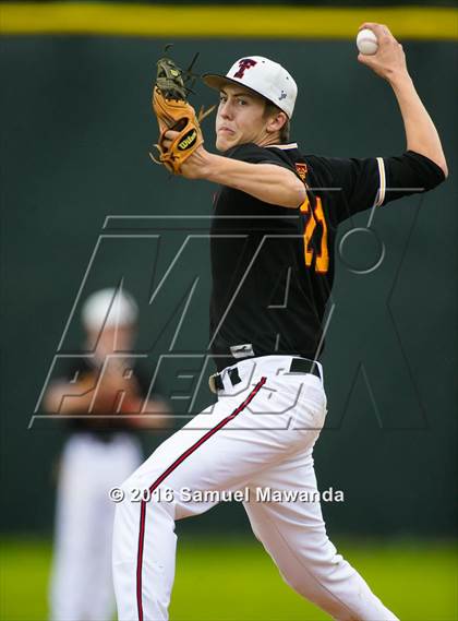 Thumbnail 1 in El Camino Real @ Taft photogallery.