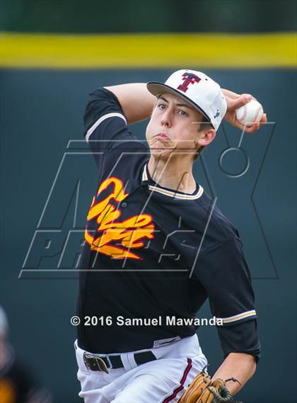 Thumbnail 3 in El Camino Real @ Taft photogallery.