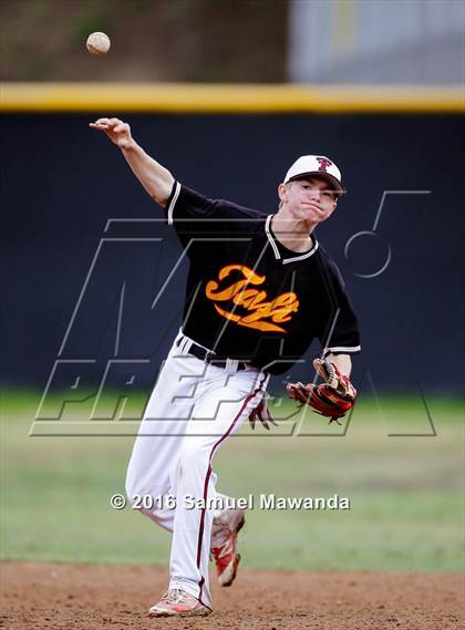 Thumbnail 2 in El Camino Real @ Taft photogallery.