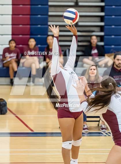 Thumbnail 2 in Hamilton vs Perry photogallery.