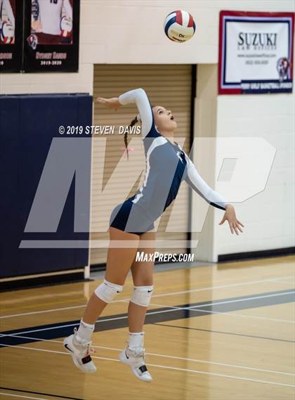 Thumbnail 2 in Hamilton vs Perry photogallery.