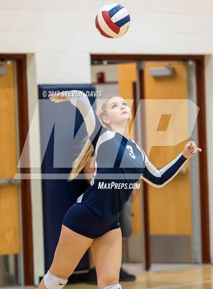 Thumbnail 3 in Hamilton vs Perry photogallery.