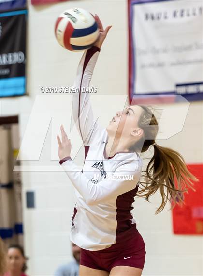 Thumbnail 3 in Hamilton vs Perry photogallery.