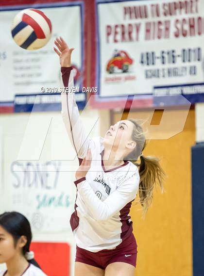 Thumbnail 3 in Hamilton vs Perry photogallery.