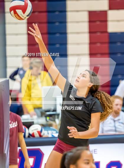 Thumbnail 3 in Hamilton vs Perry photogallery.
