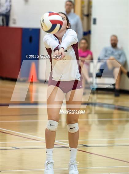 Thumbnail 3 in Hamilton vs Perry photogallery.