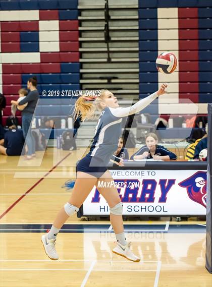 Thumbnail 2 in Hamilton vs Perry photogallery.