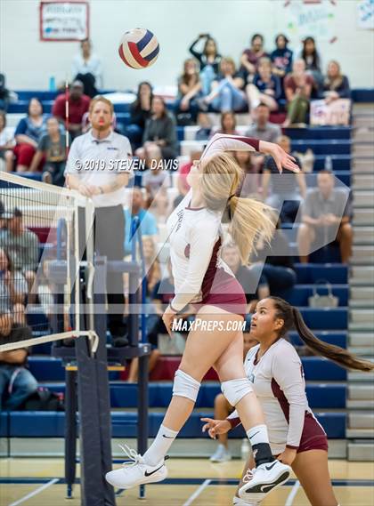 Thumbnail 3 in Hamilton vs Perry photogallery.