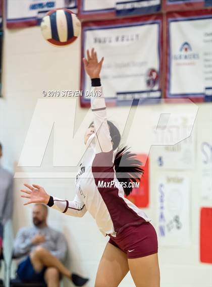 Thumbnail 2 in Hamilton vs Perry photogallery.