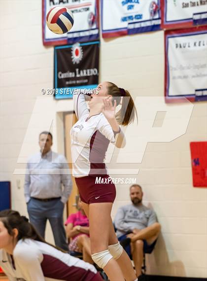 Thumbnail 2 in Hamilton vs Perry photogallery.