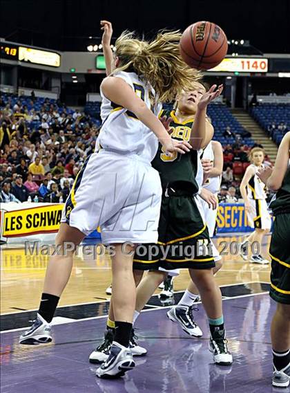 Thumbnail 3 in Oak Ridge vs. Kennedy (CIF SJS D1 Final) photogallery.