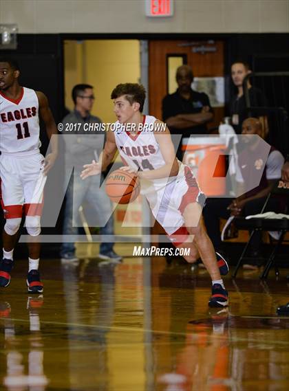 Thumbnail 1 in Atascocita vs Dawson (McDonald's Texas Invitational) photogallery.