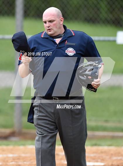 Thumbnail 1 in Holy Cross vs. Kennedy Catholic (CHSAA AA Losers Bracket 1st Round) photogallery.