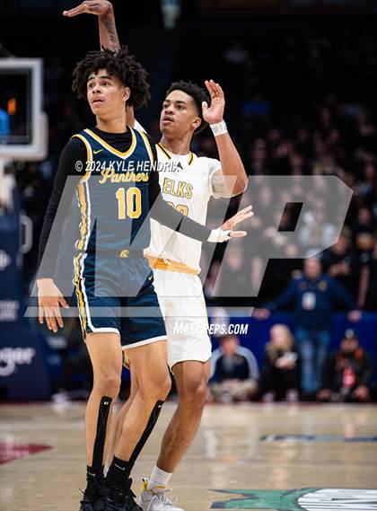 Thumbnail 1 in Centerville vs. Whitmer (OHSAA Division I Semifinal) photogallery.