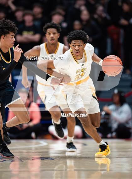 Thumbnail 1 in Centerville vs. Whitmer (OHSAA Division I Semifinal) photogallery.