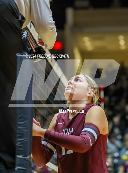 Thumbnail 1 in Iola vs. Crawford (UIL 2A Volleyball Division II Final) photogallery.