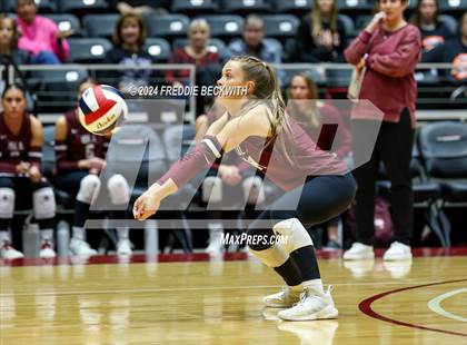 Thumbnail 1 in Iola vs. Crawford (UIL 2A Volleyball Division II Final) photogallery.