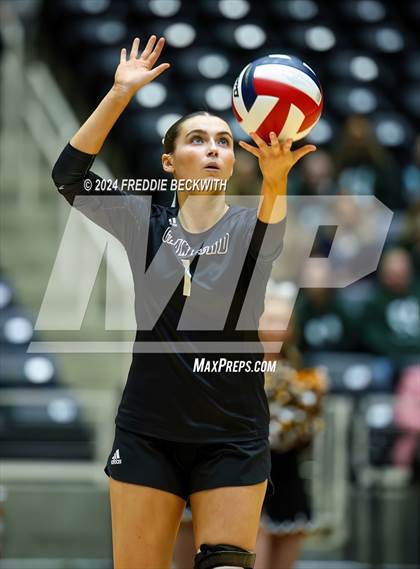 Thumbnail 2 in Iola vs. Crawford (UIL 2A Volleyball Division II Final) photogallery.