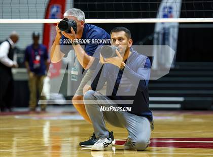 Thumbnail 1 in Iola vs. Crawford (UIL 2A Volleyball Division II Final) photogallery.