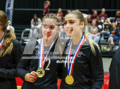 Thumbnail 3 in Iola vs. Crawford (UIL 2A Volleyball Division II Final) photogallery.