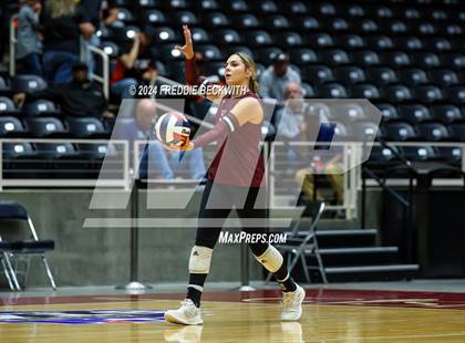 Thumbnail 2 in Iola vs. Crawford (UIL 2A Volleyball Division II Final) photogallery.