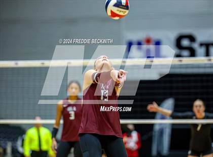 Thumbnail 3 in Iola vs. Crawford (UIL 2A Volleyball Division II Final) photogallery.
