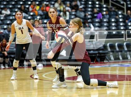 Thumbnail 3 in Iola vs. Crawford (UIL 2A Volleyball Division II Final) photogallery.