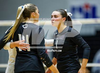 Thumbnail 3 in Iola vs. Crawford (UIL 2A Volleyball Division II Final) photogallery.