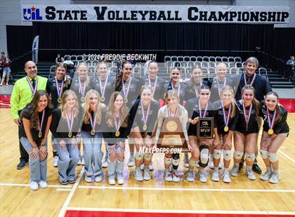Thumbnail 3 in Iola vs. Crawford (UIL 2A Volleyball Division II Final) photogallery.