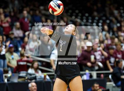 Thumbnail 3 in Iola vs. Crawford (UIL 2A Volleyball Division II Final) photogallery.