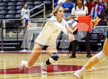 Thumbnail 2 in Iola vs. Crawford (UIL 2A Volleyball Division II Final) photogallery.