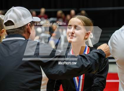 Thumbnail 1 in Iola vs. Crawford (UIL 2A Volleyball Division II Final) photogallery.