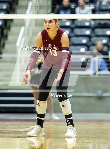 Thumbnail 2 in Iola vs. Crawford (UIL 2A Volleyball Division II Final) photogallery.