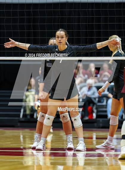 Thumbnail 3 in Iola vs. Crawford (UIL 2A Volleyball Division II Final) photogallery.