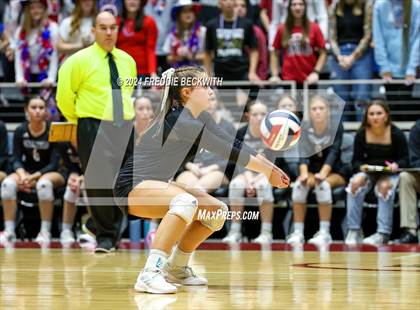 Thumbnail 3 in Iola vs. Crawford (UIL 2A Volleyball Division II Final) photogallery.