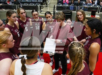 Thumbnail 3 in Iola vs. Crawford (UIL 2A Volleyball Division II Final) photogallery.