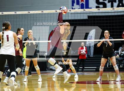 Thumbnail 2 in Iola vs. Crawford (UIL 2A Volleyball Division II Final) photogallery.