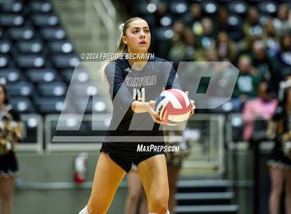 Thumbnail 2 in Iola vs. Crawford (UIL 2A Volleyball Division II Final) photogallery.