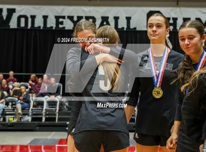 Thumbnail 2 in Iola vs. Crawford (UIL 2A Volleyball Division II Final) photogallery.