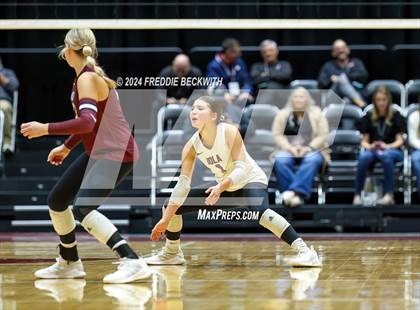 Thumbnail 3 in Iola vs. Crawford (UIL 2A Volleyball Division II Final) photogallery.