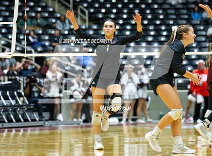 Thumbnail 3 in Iola vs. Crawford (UIL 2A Volleyball Division II Final) photogallery.